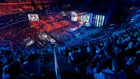 BLG战队斩获LPL总冠军，决赛展现完美团队配合，助力中国电竞新篇章