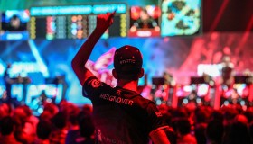 LLL战队爆冷击败RGE战队，巴西外卡战队保留晋级希望