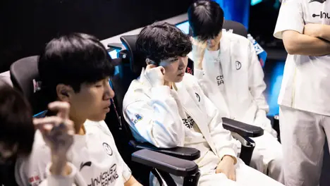 LOL实体卡是中国团队提议；《双城之战》插曲入围金曲奖；Rookie：目标冲击前四；阿狸或出灵魂莲华神话幻想皮肤！-米兰电竞